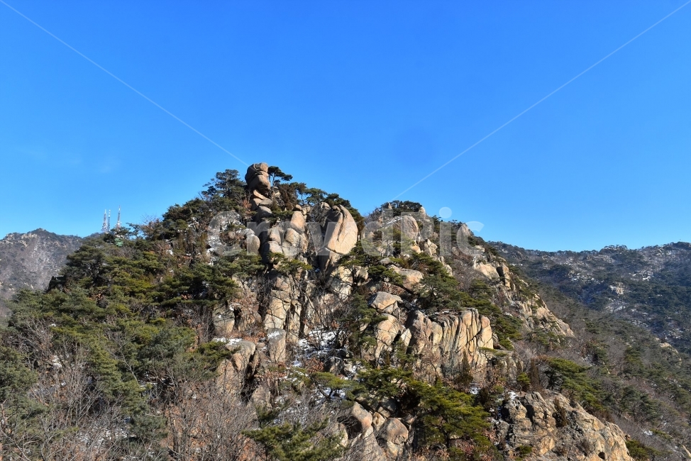 관악산,풍경,겨울,자연,눈,스포츠,등산,산행,nature,snow,겨울풍경,느낌,아름다운,신비로운,경이로운,기암,바위,암봉,암릉,다큐,필,힐링,명산,landscape,winter,season,트레킹,100대명산,인기명산,조망,전망,정부청사,6봉,수목원능선,바윗길,암릉길,명품송,소나무,한국자연풍경,한국자연경관,korea,관양능선,팔봉능선,국기봉,겨울,계절,winter,season,자연,풍경,nature,landscape,한국자연풍경,한국자연경관,korea nature landscape,outdoors,옥외,cliff,낭떠러지