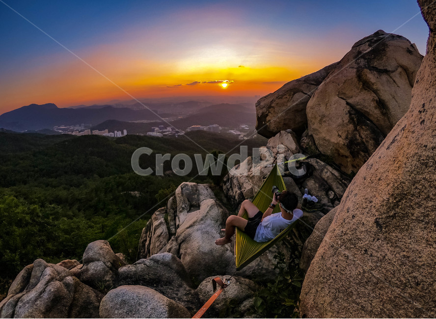 sunsat,trekking,노을,등산,야경,서울,하늘,산,아웃도어,자연,풍경,nature,landscape,사람,인물,인간,human,person,남성,남자,man,male,여행,휴가,traveling,vacation,trip,사진작가,포토그래퍼,photographer,adventure,모험,leisure activities,레저 활동,outdoors,옥외