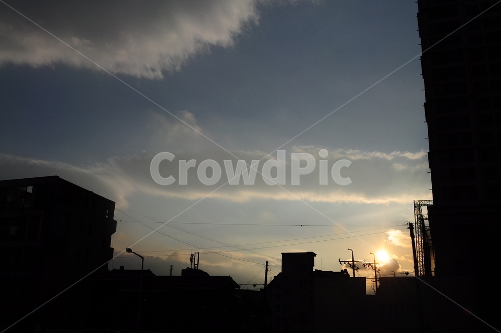노을,하늘,구름,그림자,햇빛,햇살,전기줄,도시,풍경,city,landscape,실루엣,그림자,silhouette,shadow,nature,자연,outdoors,옥외