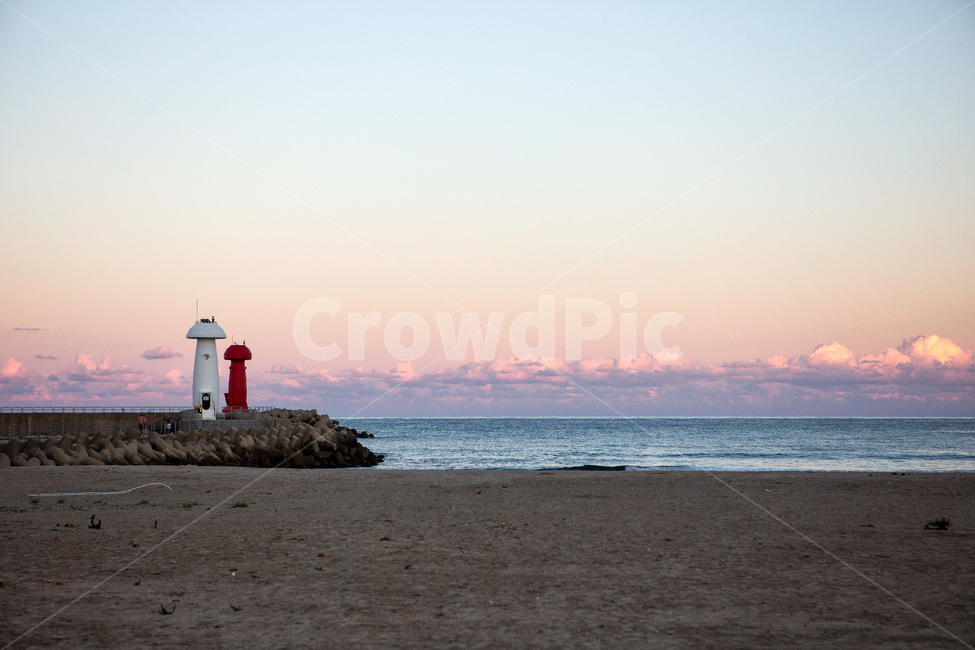 등대,바다,노을,해질녘,구름,해변,바닷가,풍경,자연,하얀등대,빨간등대,lighthouse,landscape,beach,sea,sunset,물치해변,낙조,등대,lighthouse,색깔,색상,색채,색감,color sense,color sensitivity,feeling of color
