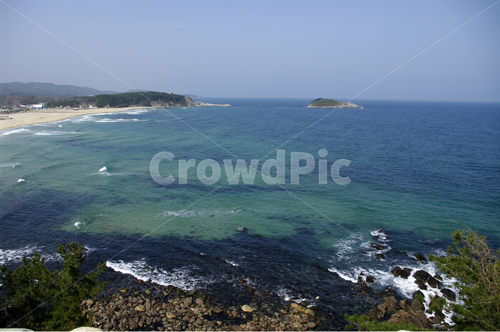 바다,해안,파도,푸른바다,동해,섬,자연,풍경,nature,landscape,해변,바다,beach,sea,outdoors,옥외,land,땅,ocean,대양,water,물,shoreline,해안선,promontory,곶