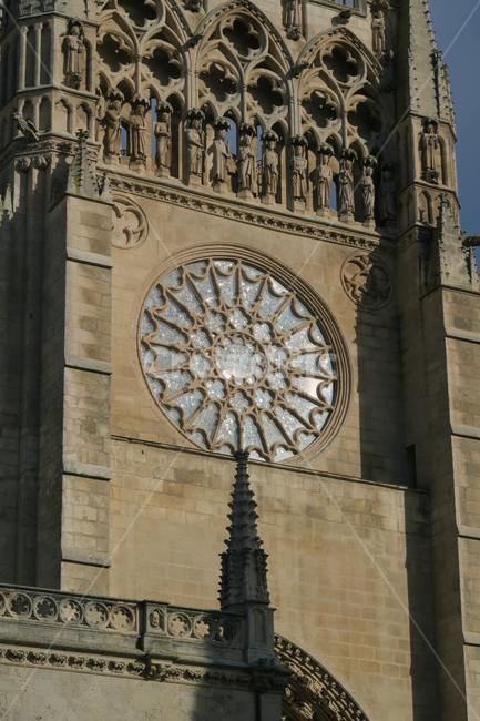 스페인,spain,españa,산티아고순례길,순례길,caminodesantiago,camino,건축물,건축,architecture,arquitectura,대성당,성당,부르고스대성당,부르고스,burgos,교회,장식,decoration,스테인드글라스