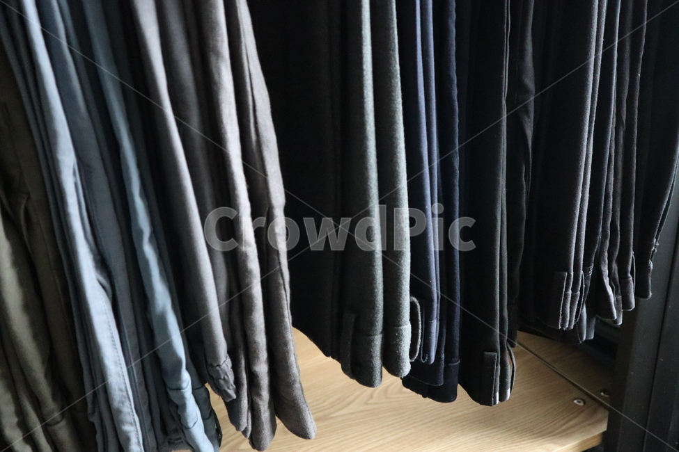 옷,옷장,옷방,정렬,감성,셔츠,바지,재킷,코트,니트,clothes,wardrobe,closet,array,lineup,shirt,pants,jacket,coat,knitwear