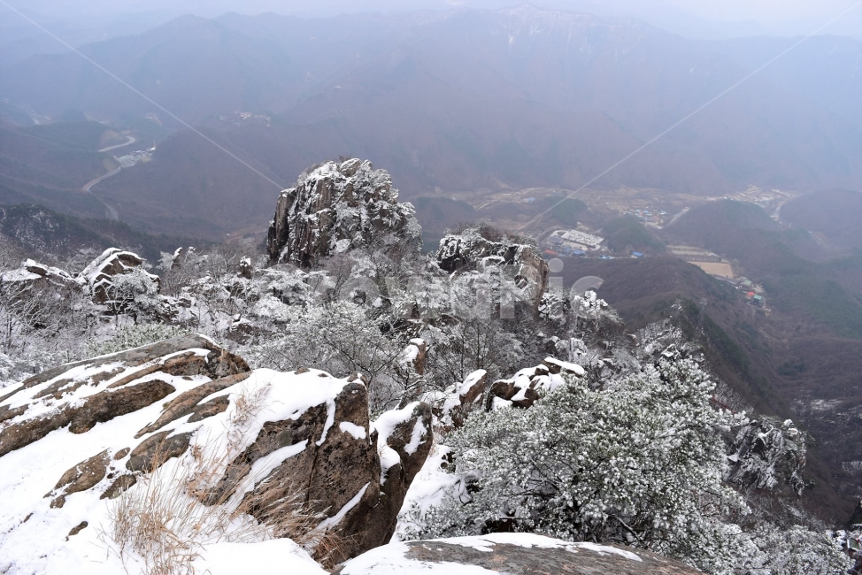 설경,풍경,대둔산,눈꽃,삼선계단,자연,nature,landscape,겨울,계절,winter,season,탐방,도립공원,힐링,감성,정취,산세,명산,100대명산,산,등산,트레킹,풍경사진,비경,경치,겨울사진,겨울색채,경관,기암,암봉우리,mountain,금산,완주,논산,마천대,케이블카,구름다리,fall,autumn,한국자연풍경,한국자연경관,korea,겨울,계절,winter,season,자연,풍경,nature,landscape,outdoors,옥외,mountain range,산맥