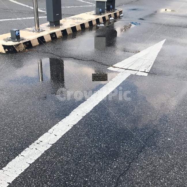 직진,전진,물,고임,고인물,구름,비온뒤맑음,비,비오는날,rain,rainy