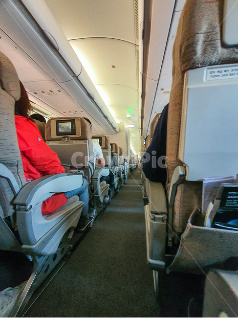 비행기,좌석,airplane,plane,aircraft,aeroplane,seat,aisle,교통,교통수단,traffic,transportation