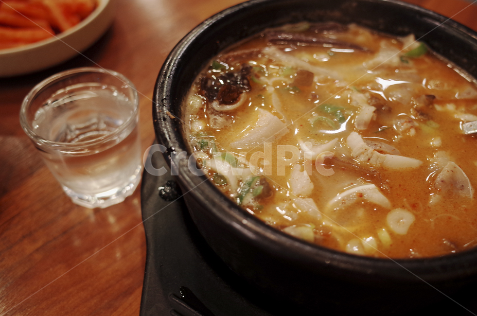 국밥,돼지국밥,소주,술,food,meal,식사,음식,식재료,요리,food,cook,meal,dishes,food reserves,술,주류,alcohol