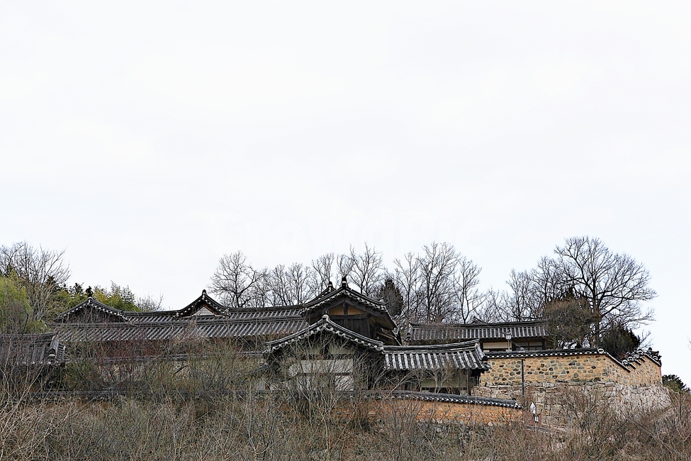 양동마을,한옥,기와집,집,전통집,한옥집,옛날집,자연,풍경,건물,한국전통,한국문화,korean traditional,korean culture,건축물,건물외관,exterior,building,structure,architecture,construction