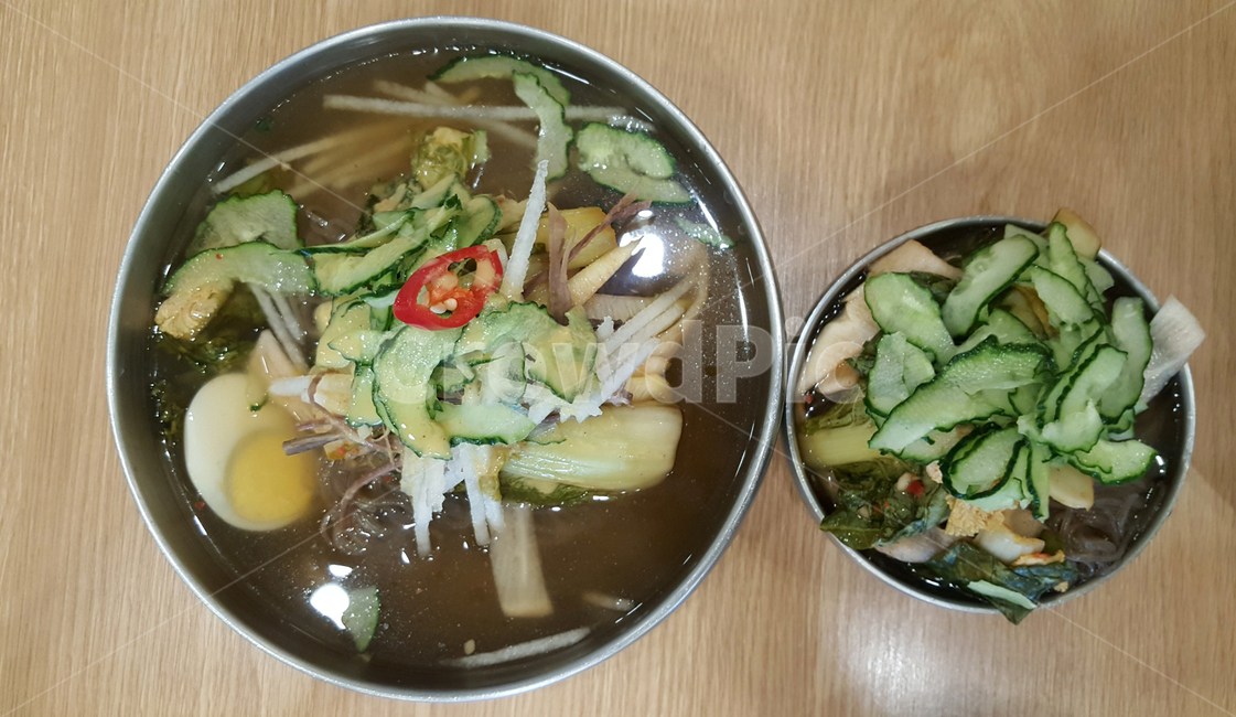 냉면,여름,물냉면,시원한,더위,여름음식,양념장,새콤한,한국음식,음식,요리,면발,국수,한식,면류,면요리,회냉면,음식,식재료,요리,food,cook,meal,dishes,food reserves,면류,면요리,noodles,한식,한국음식,한국요리,korean food,korean dishes,korean meal,korean cook