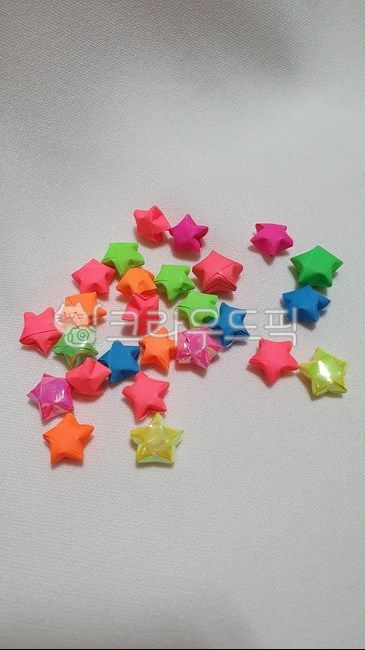 paper heart,confetti,star heart,star,colored origami,Crayon paper folding,origami,heart shape,heart,paper star,toy