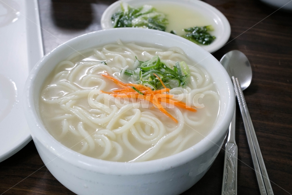칼국수,국수,면요리,사골칼국수,곰국수,음식,식재료,요리,food,cook,meal,dishes,food reserves,면류,면요리,noodles,한식,한국음식,한국요리,korean food,korean dishes,korean meal,korean cook