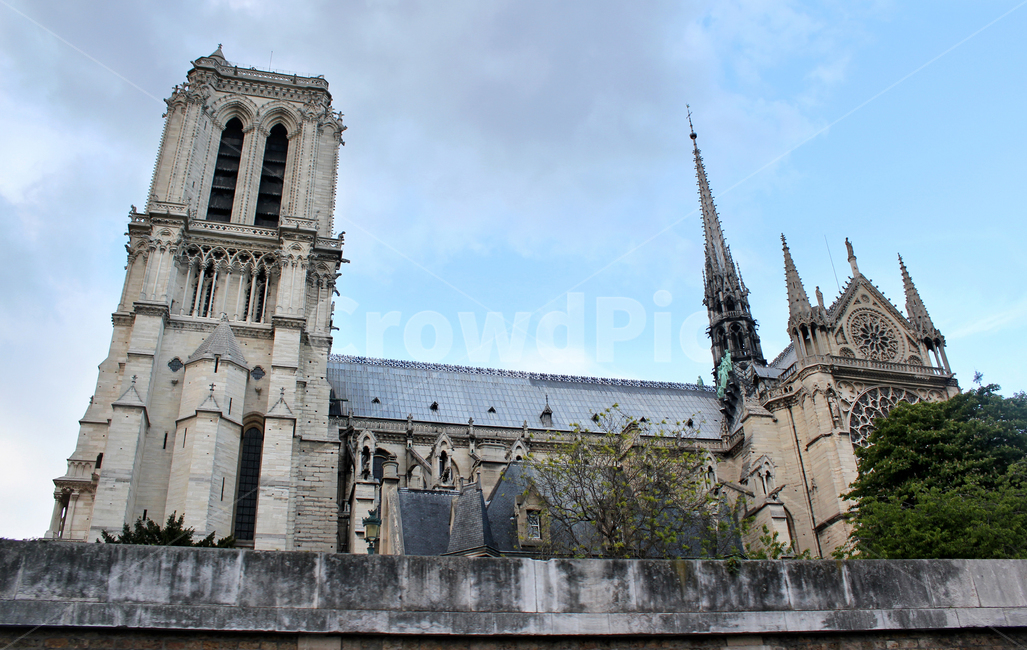 church,city,europe,france,gothic,historical,landmark,paris,sky,tower,wall,프랑수,파리,랜드마크,교회,건축,건물,오래된,유럽,하늘,벽,지저분한,노트르담대성당,노트르담,대성당,성당,나무,담장,고딕,노트르담드파리,랜드마크,landmark,tourist attraction,해외,외국,세계,foreign,oversea,world,세계랜드마크,해외랜드마크,외국랜드마크,world landmark,world tourist attraction,건축물,건물외관,exterior,building,structure,architecture,construction,spire,첨탑,steeple,뾰족한 탑,탑