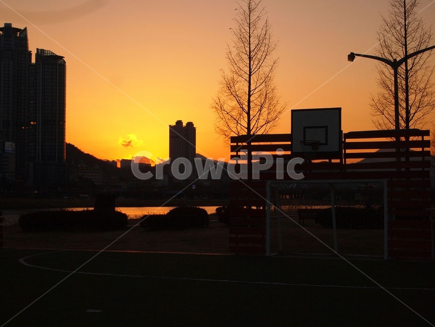 노을,일몰,일몰사진,석양,감성,해질녘,사진,하늘,sunset,붉은하늘,낭만,저녁놀,태양,황혼,운치,저녁하늘,강,river,도시,풍경,city,landscape,한국도시풍경,한국도시경관,korea cityscape,실루엣,그림자,silhouette,shadow,nature,자연,outdoors,옥외,dusk,dawn,새벽,sky,red sky,붉은 하늘