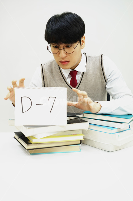 수능,교육,학생,교복,시험,강의,수업,고등학생,고3,남고생,남자고등학생,남고,수능시험,기말고사,중간고사,모의고사,exam,quiz,test,학업,공부,남자,남학생,사람,인물,인간,human,person,얼굴표정,facialexpression,face,남성,man,male,학교,education,learning,study,schoo,사람,인물,인간,human,person,얼굴표정,facial expression,face,남성,남자,man,male,감정표현,기분,feeling,emotion,교육,학교,공부,education,learning,study,school
