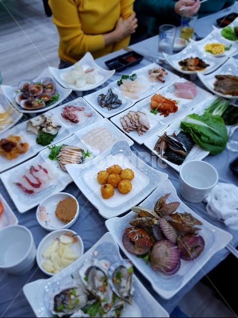 진수성찬,횟집,회,반찬,밥상