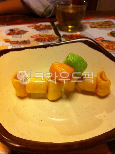 스낵,마카로니과자,안주,술집,선술집,테이블