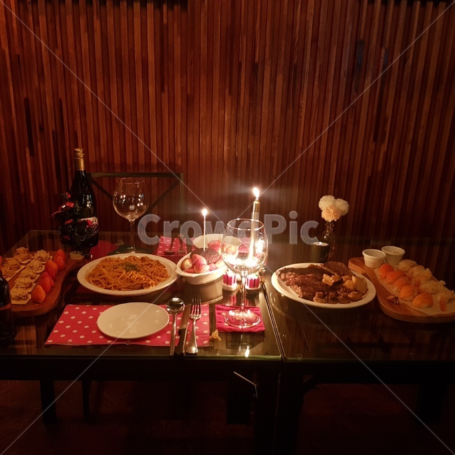 atmosphere,couple,mood,table setting,lover,restaurant,Anniversary,birthday party,food,home party,wine party,anniversary meal,wine,elegant