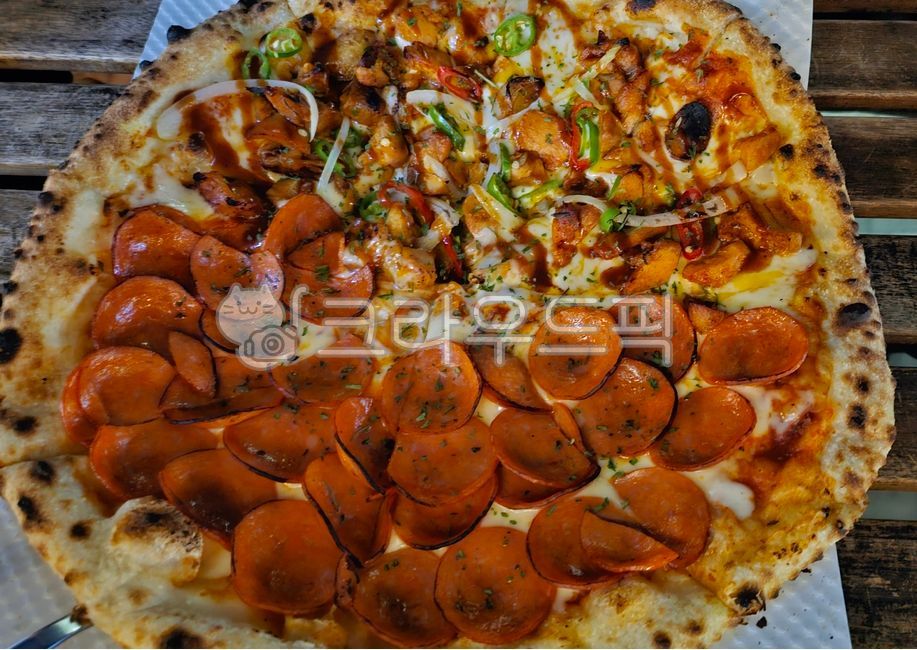 pizza,Italy,Midnight Snack,Homemade Pizza,half pizza