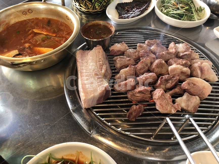 음식,food,삼겹살,삼겹살구이,석쇠구이,음식,식재료,요리,food,cook,meal,dishes,food reserves,육류,고기,meat