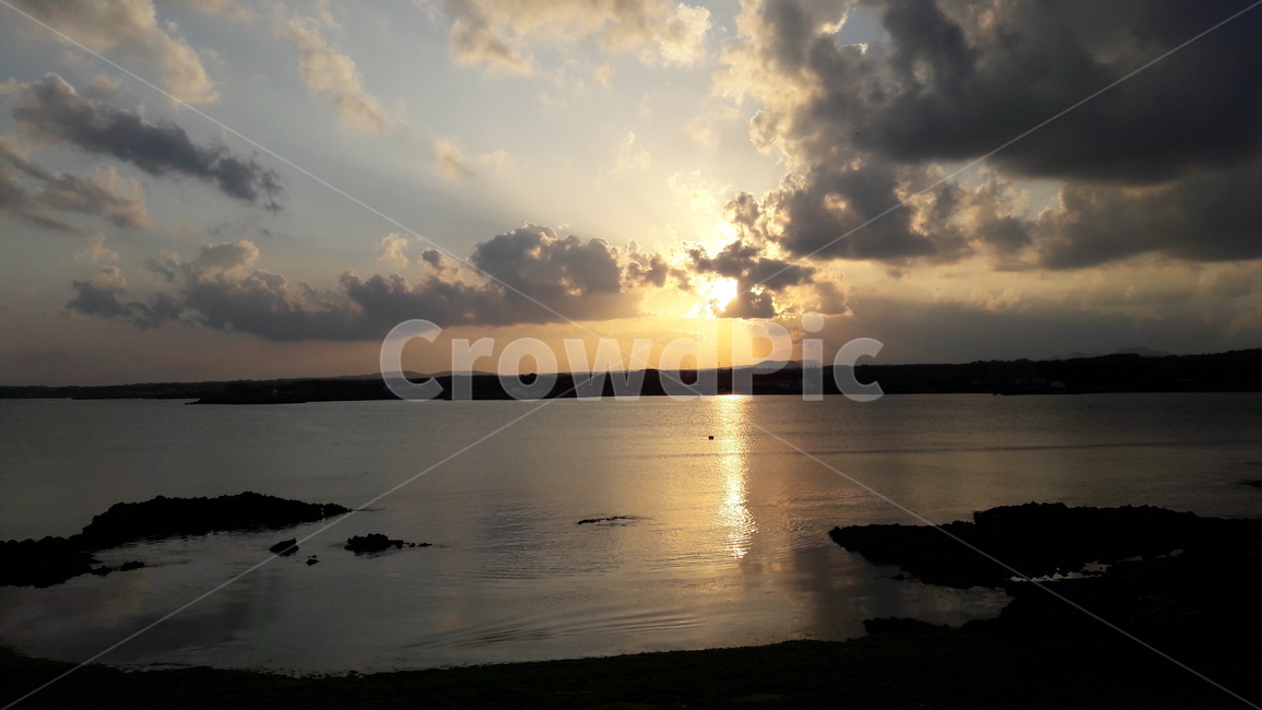 노을,석양,하늘,바다,낙조,해,자연,풍경,nature,landscape,outdoors,옥외,sunlight,햇빛,dusk,황혼,sunset,일몰,sky,dawn,새벽,red sky,붉은 하늘