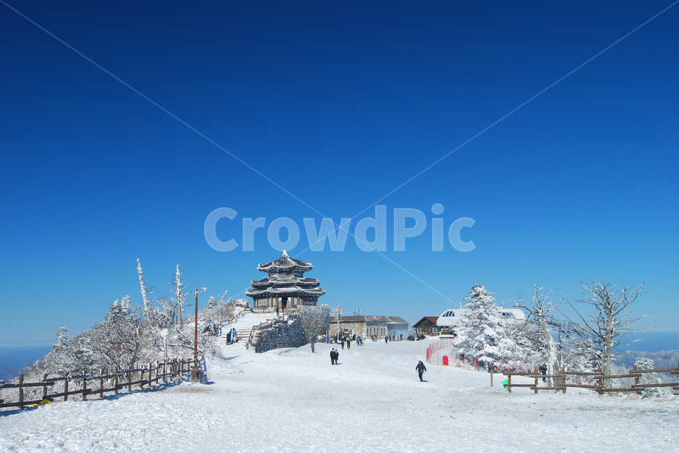 snow scene,ski resort,Jeonbuk,winter,tourism,Deogyusan,national park,mountain,road,pavilion,weather,Tree,season,tradition,resort,hiker,architecture,Korea,sky,nature,clear,hiking,snow field,hiking trail,Seolcheonbong,Jeollabukdo,snow,background,person,plan