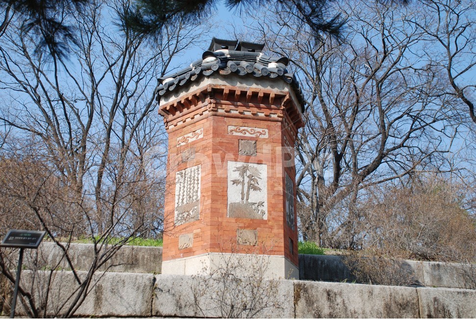 경복궁,한국전통,한국건축,궁궐,굴뚝,아미산굴뚝,한국전통,한국문화,korean traditional,korean culture,건축물,건물외관,exterior,building,structure,architecture,construction