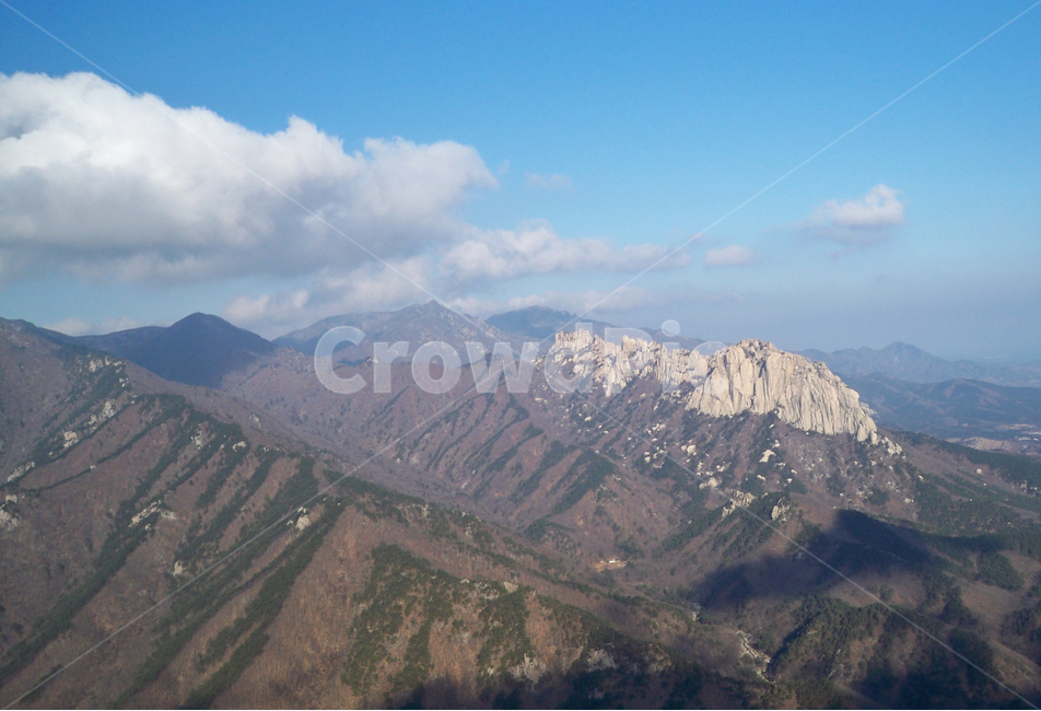 설악산,울산바위,하늘,구름,seoraksanmountain,자연,풍경,nature,landscape,한국자연풍경,한국자연경관,korea nature landscape,mountain,산,outdoors,옥외,mountain range,산맥
