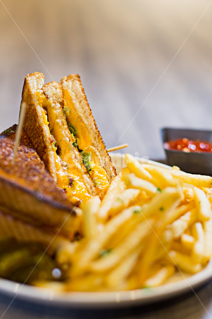 fries,감자튀김,샌드위치,음식,치즈,햄치즈