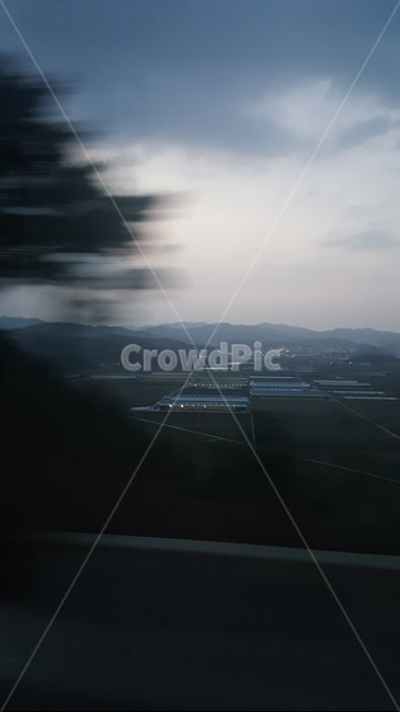 새벽,고속도로,하늘,산,나무,속도,구름,도로