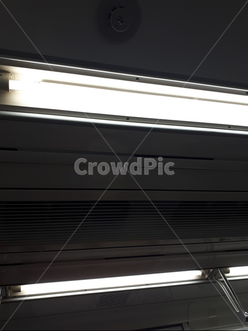 지하철,빛,대중교통,천장,led,불빛,차가운느낌,light,subway