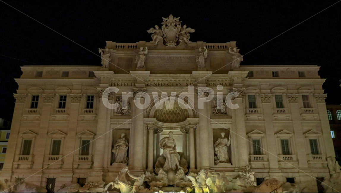 fountain,roman fountain,trevi fountain,Overseas,foreign country,frostbite,Rome,trevifountain,land mark,touristattraction,landmark,europe,italy,rome,roma,fontanadetrevi,stone statue,statue,sculpture,Italy,landscape