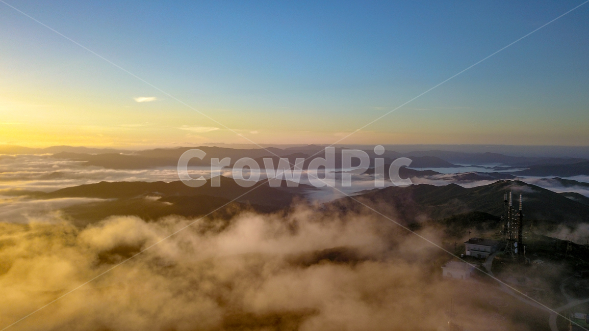windmill,mountaintop,mountain settlement,Taegi Mountain,wind power plant,Ungu
