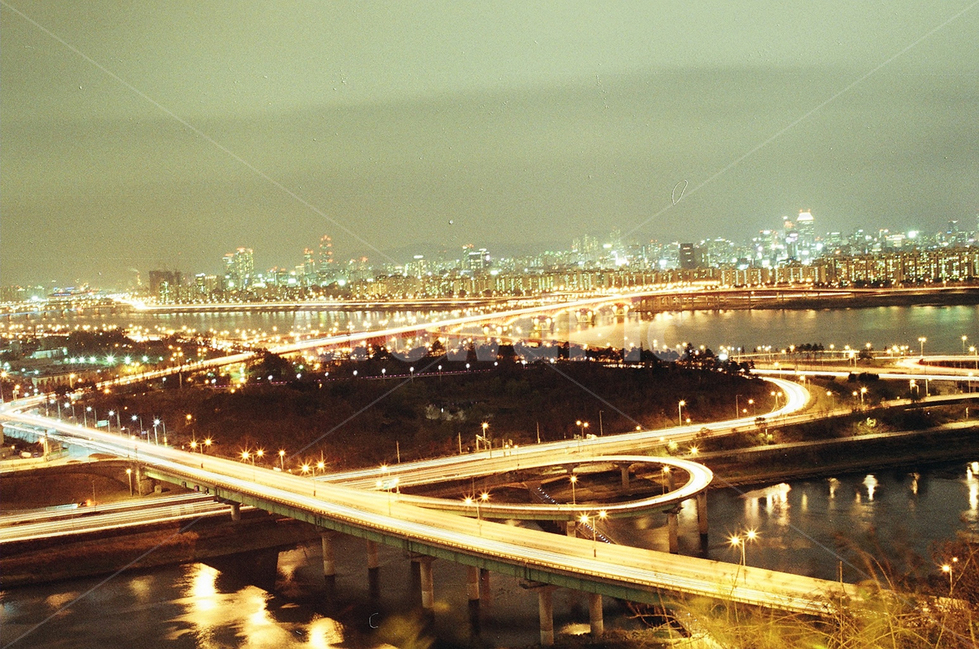 응봉산,야경,궤적,장노출,필름,필름사진,불빛,서울,서울야경,차량불빛,빌,야경,밤,풍경,nightscape,night,landscape,도시,city,한국도시풍경,한국도시경관,korea cityscape,road,도로,freeway,고속 도로,overpass,고가 도로