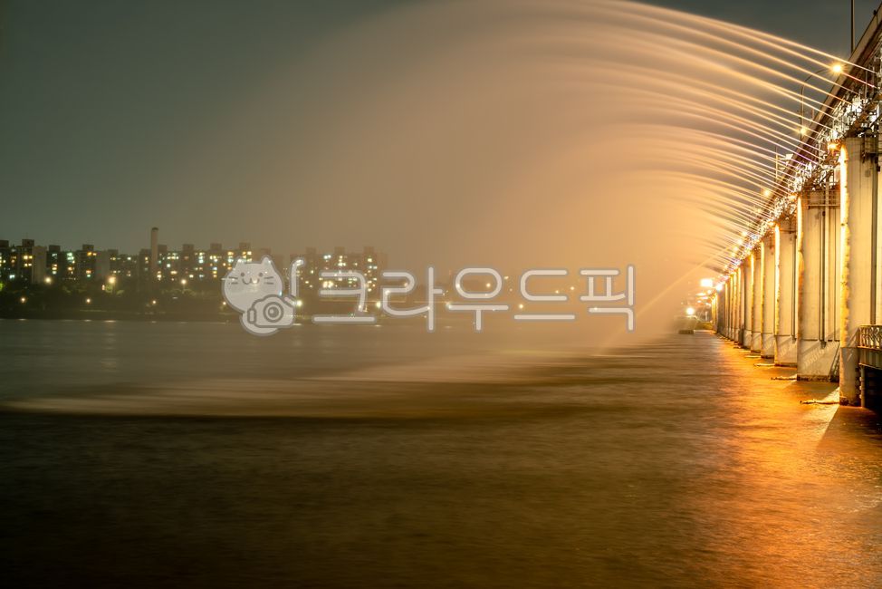 반포,반포대교,한강,무지개분수,water,물,waterfront,해안가,건축학,architecture,조명,lighting,fountain,분수,pier,교각