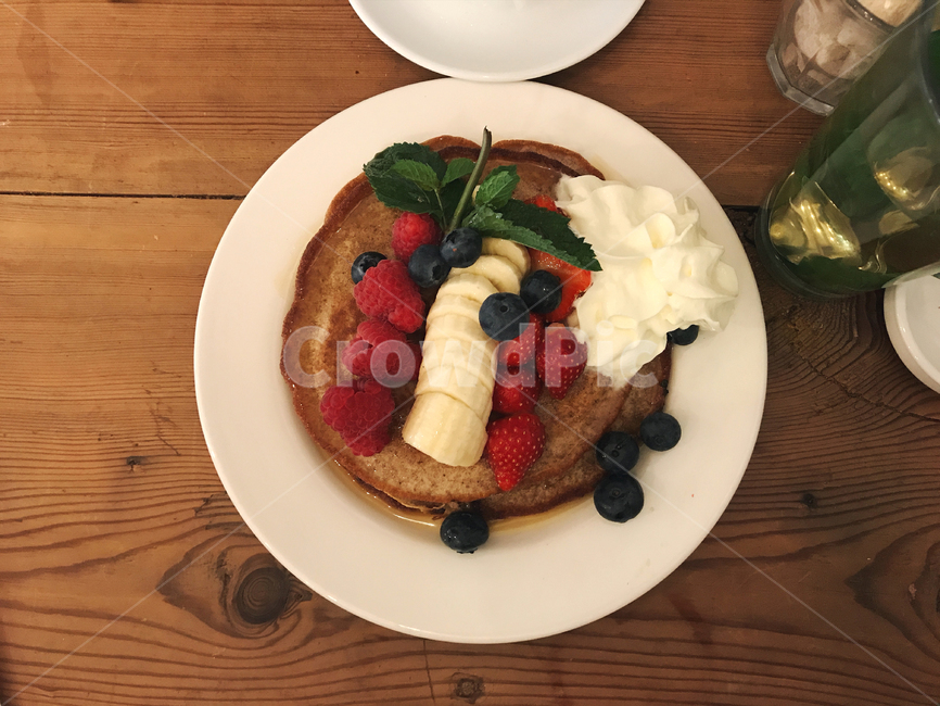 팬케이크,브런치,cafe,베리,휘핑크림,크림,블루베리,산딸기,바나나,brunch,breakfast,berry,cream,pancake,음식,감성,서양음식,food,음식,식재료,요리,food,cook,meal,dishes,food reserves,빵,bread,디저트,간식,후식,dessert,snack