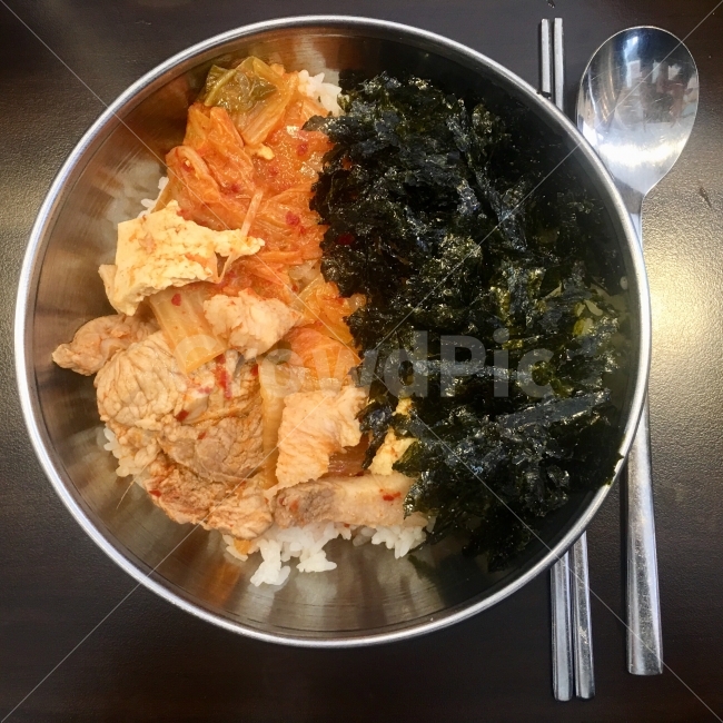 음식,김치찌개,김치,Food,두부,고기,앞다리살,돼지김찌개,돼지고기김치찌개,빨간국,음식,식재료,요리,food,cook,meal,dishes,food reserves,한식,한국음식,한국요리,korean food,korean dishes,korean meal,korean cook