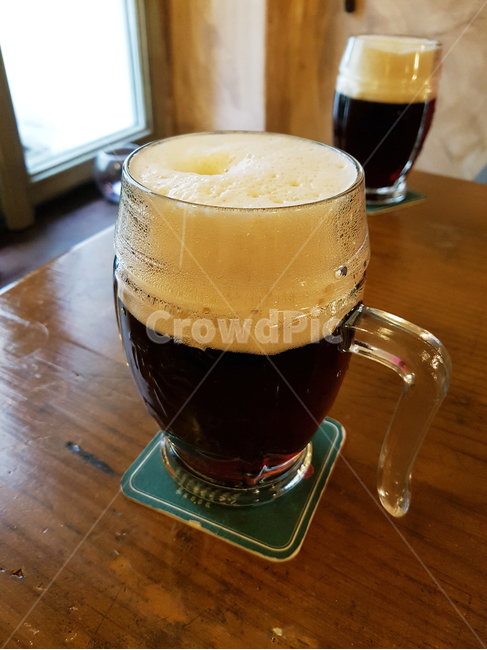 맥주,코젤맥주,다크맥주,흑맥주,프라하맥주,술,알코올,프라하,시원하다,마시다,beer,cozelbeer,darkbeer,alcohol,praha,cold,drink