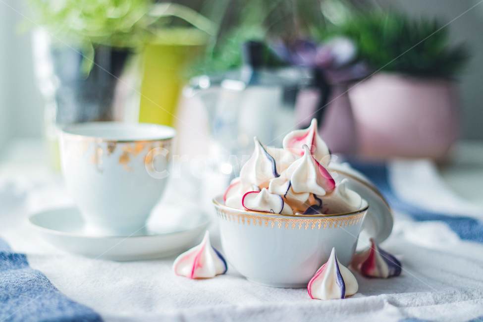 meringue,dessert,sweets,머랭,디저트,과자,커피,간식,후식,음식,식재료,요리,food,cook,meal,dishes,food reserves,디저트,간식,후식,dessert,snack,감성,sensible,feeling