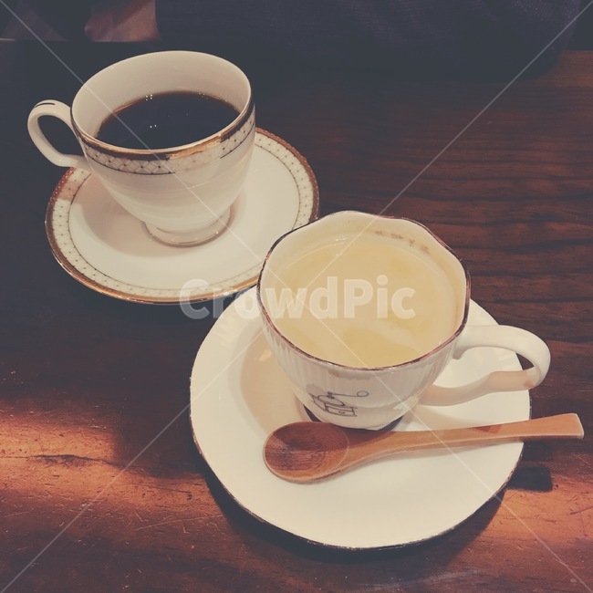 티타임,커피,아메리카노,밀크티,카페라떼,커피잔,커피잔세트,나무스푼,데이트,대화시간,디저트,간식,후식,dessert,snack,커피,카페,coffee,cafe