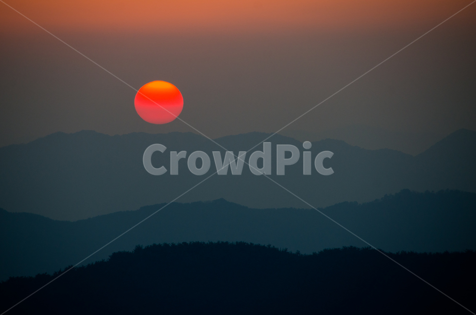 일몰,해,태양,산,황혼,그라데이션,저녘,땅거미,sunset,nightfall,mountain,sun,gradation,background,배경화면