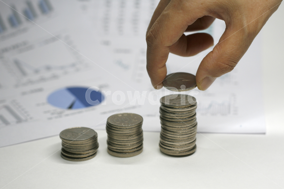 동전,금융,보고서,그래프,손,금융,돈,finance,banking,money,비즈니스,사업,business,service,work,연출,컨셉,콘셉,direction,concept
