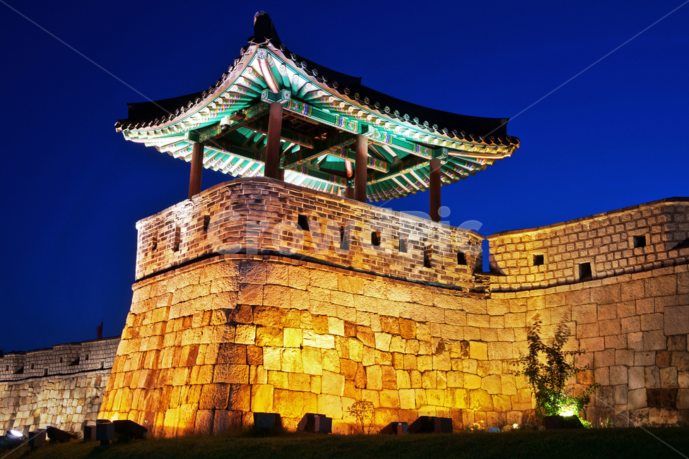수원화성,화성,수원,유네스코세계문화유산,동일포구,수원화성야경,한국전통,한국문화,korean traditional,korean culture,랜드마크,landmark,tourist attraction,한국랜드마크,한국관광지,한국명소,korea landmark,korea tourist attraction