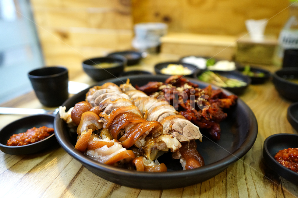 족발,양념족발,반반족발,왕족발,상차림,음식,식사,요리,food,meal,dish,음식,식재료,요리,food,cook,meal,dishes,food reserves