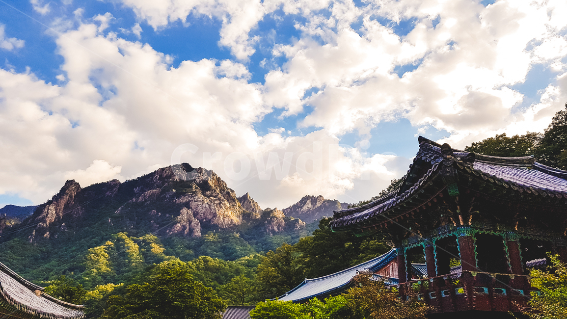 산,구름,한국전통,기와집,자연,자연,풍경,nature,landscape,한국자연풍경,한국자연경관,korea nature landscape,한국전통,한국문화,korean traditional,korean culture,건축물,건물외관,exterior,building,structure,architecture,construction,건물,temple,신전,worship,예배,shrine,신사