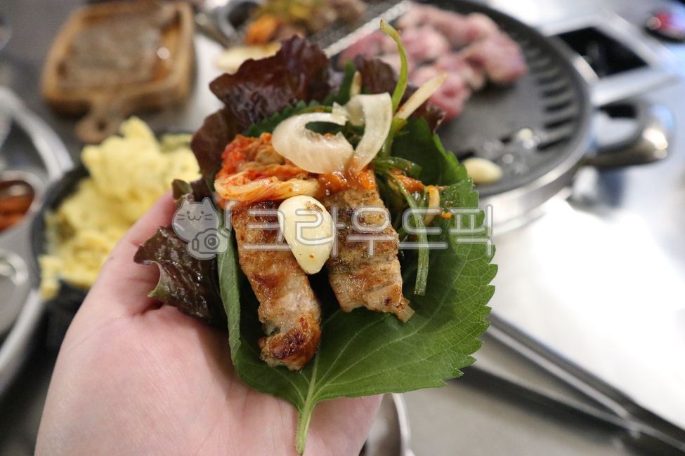 상추쌈,깻잎쌈,고기쌈,삼겹살,돼지고기쌈,마늘,야채,채소,고깃집쌈,음식,food,바베큐,bbq,음식,식재료,요리,food,cook,meal,dishes,food reserves