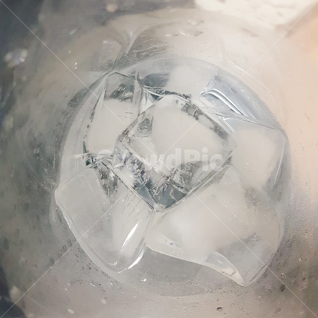얼음,차가움,ice,시원함,얼음물
