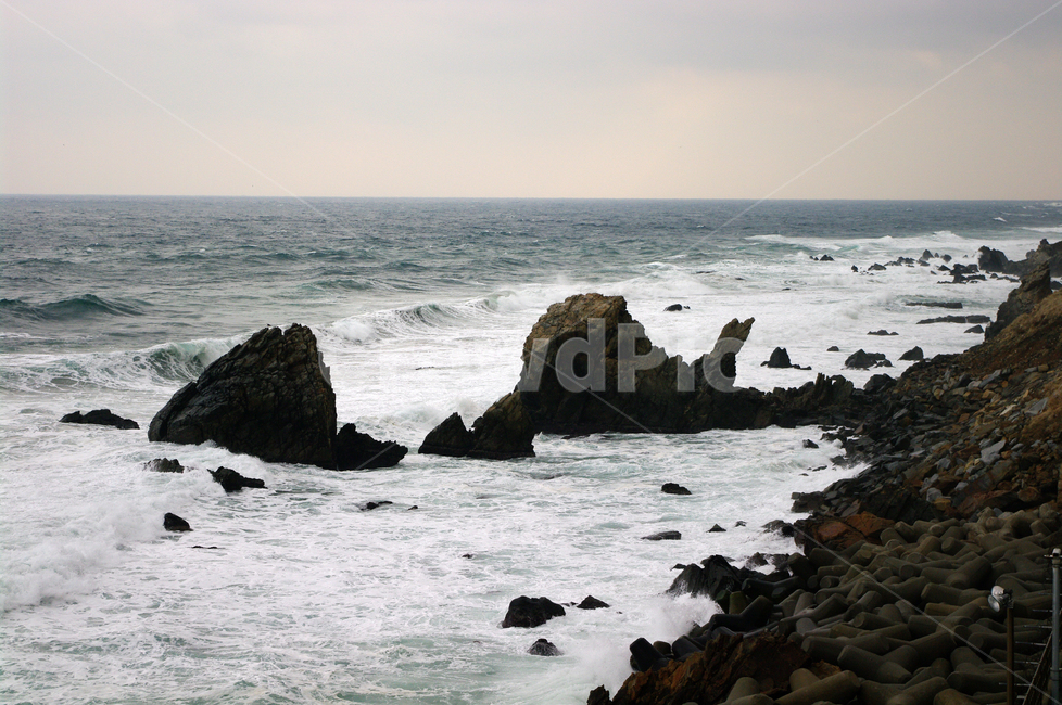 바위,파도,바다,하늘,풍경,자연,풍경,nature,landscape,한국자연풍경,한국자연경관,korea nature landscape,promontory,곶,sea,ocean,대양,outdoors,옥외,water,물