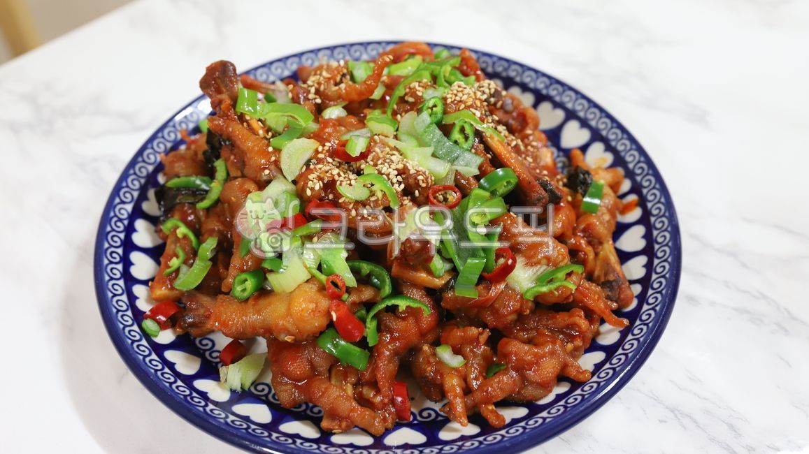 platter,seasoning,red pepper,chicken,Spicy,koreanmeal,Boneless chicken feet,chili pepper paste,green onion,Korean food,stirfried dishes,ingredients,Spicy chicken feet,cooking,spicy food,koreanfood,Stirfried chicken feet,cook,Korean cuisine,bone chicken fe