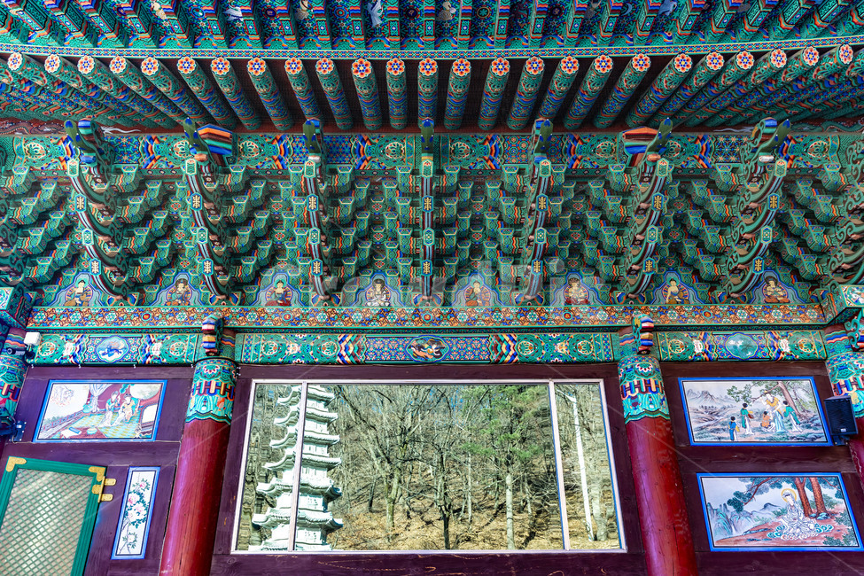사찰,문화예술,고찰,단청,기와,기와지붕,종교건축물,추녀,처마,반영,석탑,망월사,한국전통,한국문화,korean traditional,korean culture,건축물,건물외관,exterior,building,structure,architecture,construction