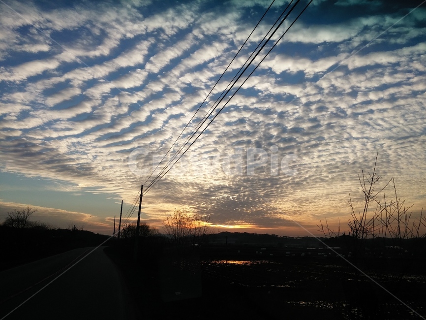 노을,구름,저녁,고요,지는해,자연,풍경,nature,landscape,cable,케이블,power lines,전력선